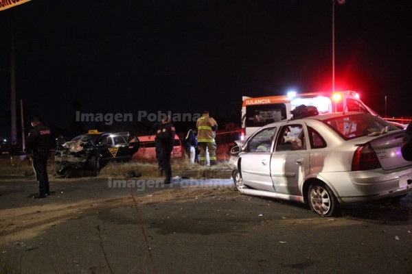 Aparatoso choque deja 2 muertos y 4 heridos en la Puebla-Tlaxcala