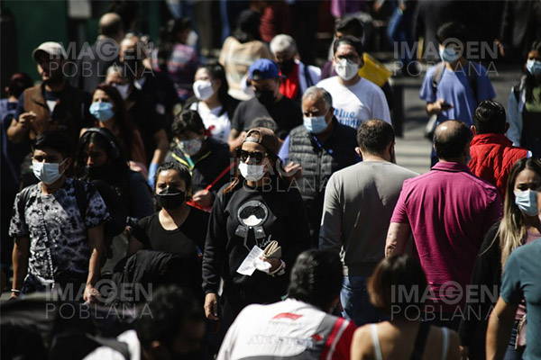 Casos confirmados de COVID-19 se redujeron 42% en México