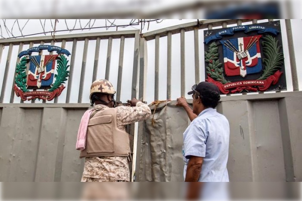 Presidente de República Dominicana iniciará construcción de muro en frontera con Haití