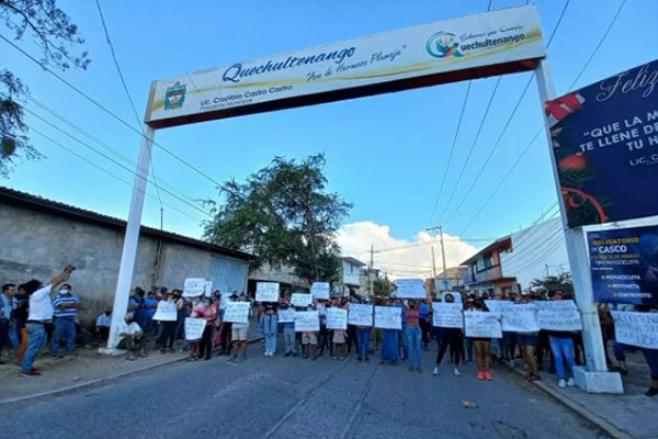 Pobladores inconformes por presencia militar retienen a 30 soldados en Guerrero