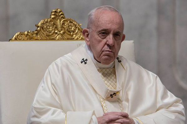 Humanidad, campeona en hacer guerras: papa Francisco