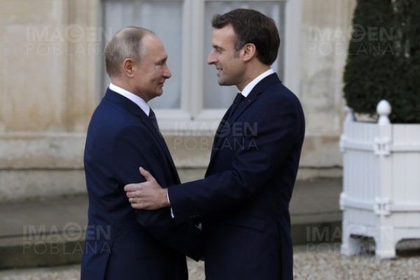 Macron y Putin acuerdan esforzarse para lograr el alto el fuego en Ucrania