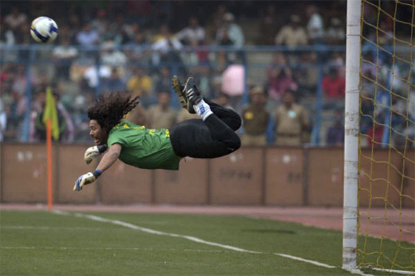 ¿El gol del año? La increíble anotación de “escorpión” que recordó a Higuita