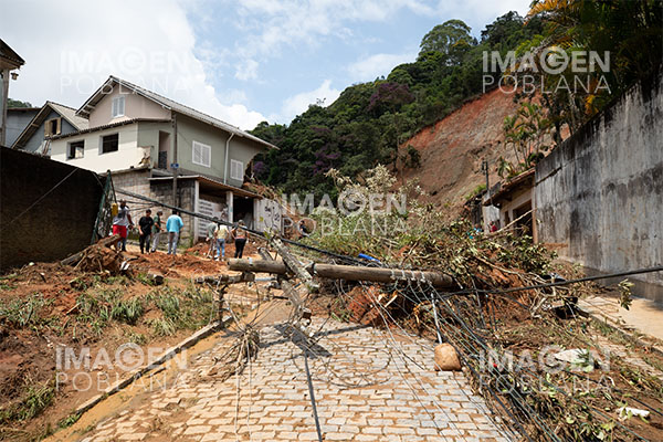 Sube a 198 el número de muertos tras las lluvias en Petrópolis
