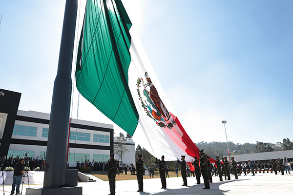 Bandera de México, símbolo que inspira para acabar con corrupción y desigualdad: Barbosa