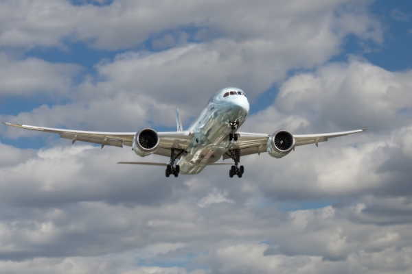 Moscú anuncia medidas simétricas tras cierre de espacio aéreo de Reino Unido a sus aerolíneas
