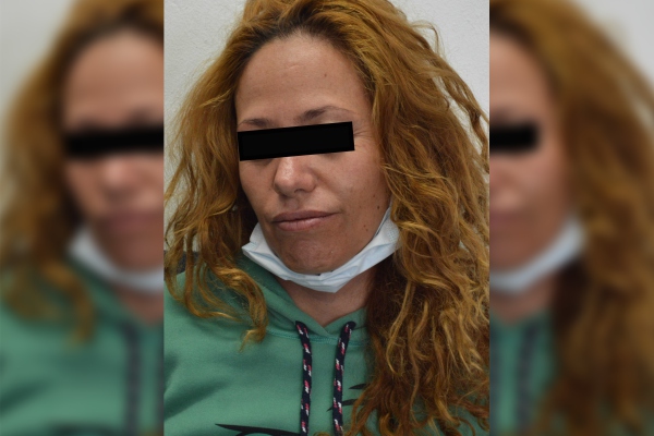 Policías municipales detienen a integrante de banda de robacoches