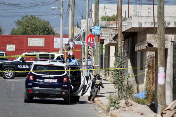 Hombres armados balean a una familia; el padre murió