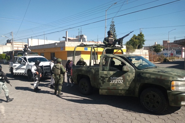 Elementos del Ejército y la GN patrullan colonias de alta incidencia delictiva