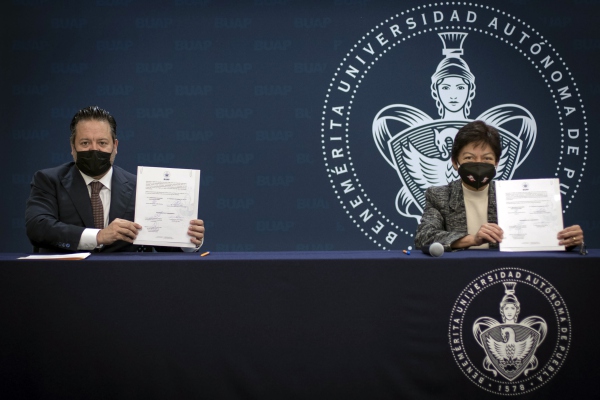 BUAP y Estrella Roja firman convenio en favor de la movilidad de los universitarios