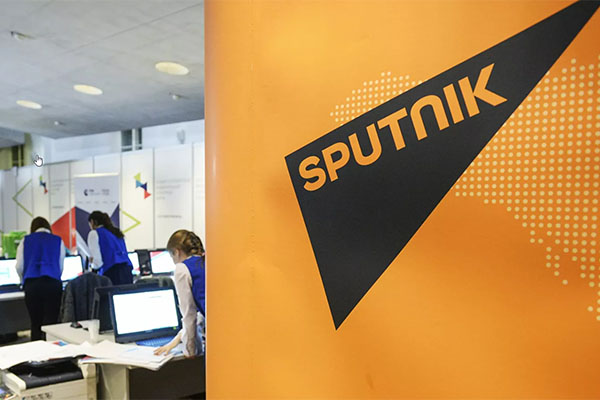 La UE prohíbe difundir cualquier contenido de RT y Sputnik