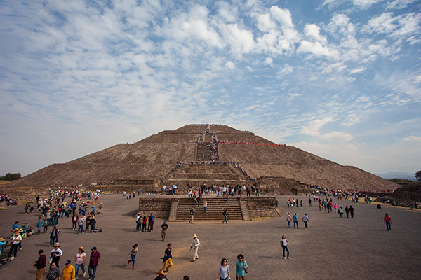 25 sitios patrimoniales están en peligro crítico, entre ellos Teotihuacán