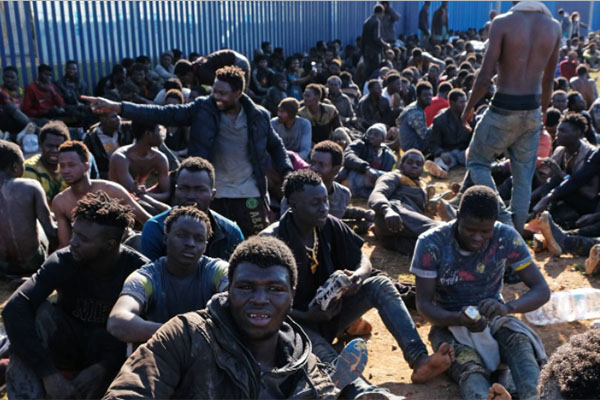 2,500 africanos intentan entrar a España por la valla de Melilla; 491 lo logran