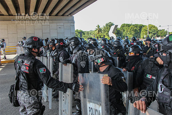 Indignación por video de menor sometida por policías de CDMX
