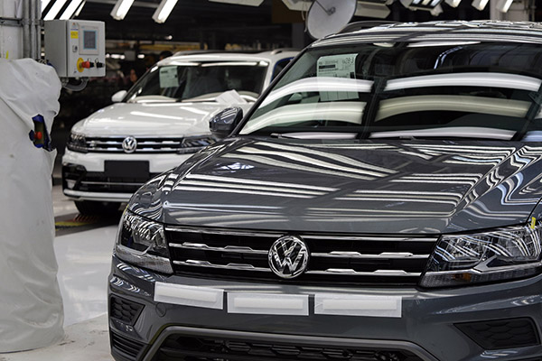 Venta de vehículos nuevos en México desciende en febrero a menor nivel en una década