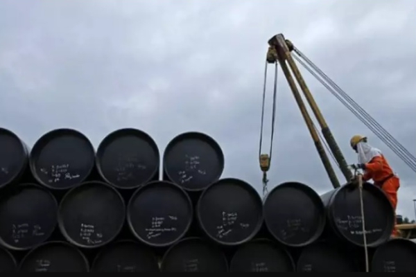 El Brent supera los 116 dólares por barril por primera vez en nueve años