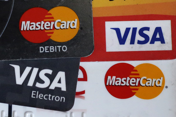 Visa y MasterCard se unan a las sanciones y suspenden transacciones en Rusia