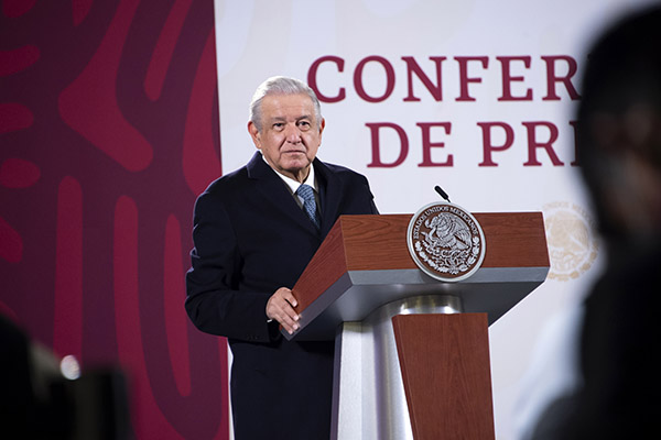 López Obrador afirma que ya se investiga violencia en estadio de Querétaro