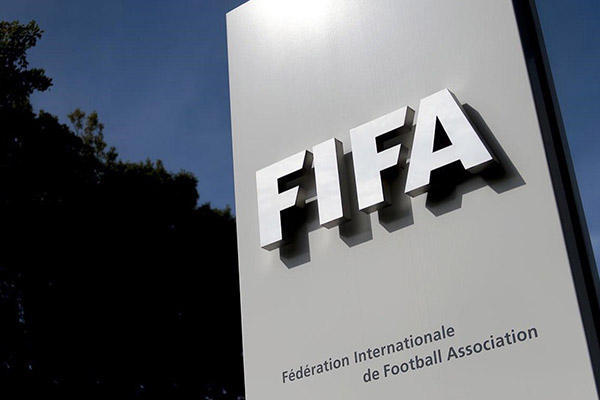 FIFA suspende contratos de jugadores extranjeros que militan en Rusia y Ucrania