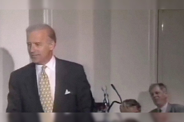 Expansión de OTAN provocará respuesta “fuerte y hostil” de Rusia: Biden en 1997