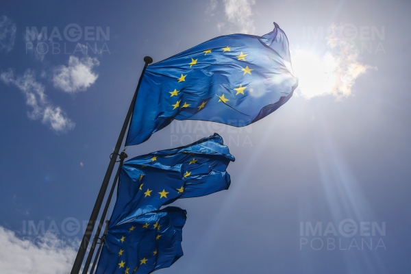 Unión Europea apoya adhesión de Ucrania, pero no le ofrecerá candidatura