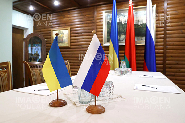 Ucrania descarta ceder a Rusia en posibles negociaciones entre Zelenski y Putin
