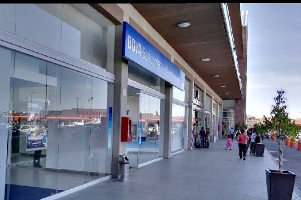 Al salir del BBVA lo persiguieron y despojaron de $36,000