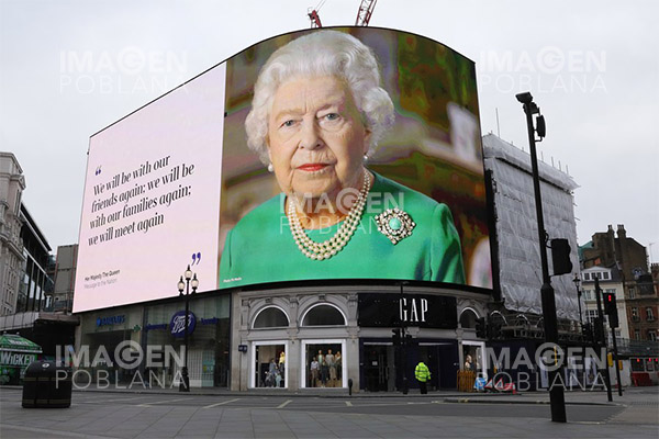 “No se siente bien”: salud de Isabel II no le permite pasear a sus amados perros
