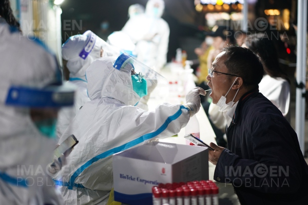 China decreta nuevo confinamiento tras máximo de contagios de COVID-19