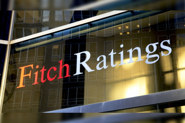 Fitch rebaja la calificación de 31 bancos rusos de "B" a "CC"
