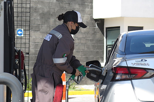 Ausencia de IEPS a gasolina, en riesgo tras revocación de mandato