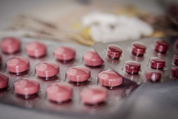Alerta Cofepris por falsificación de lotes de tratamiento oncológico y antibióticos