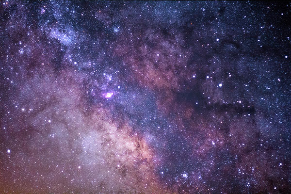 Astrónomos identifican una desconcertante y misteriosa señal de radio de la Vía Láctea