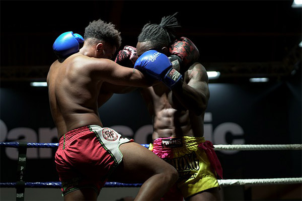 Enfrentamientos entre ultras provocan cancelación de una pelea de kickboxing