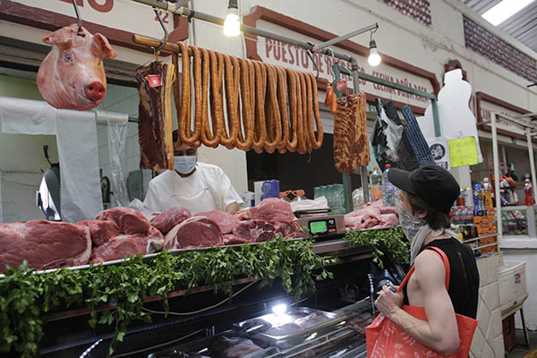 Alza en tasa de interés de Banxico e inflación volverán a encarecer la comida en México
