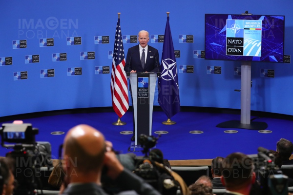“Ni se te ocurra moverte un solo centímetro”, dice Biden a Putín en la OTAN