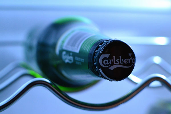 La cervecera Carlsberg vende sus activos y abandona el mercado ruso
