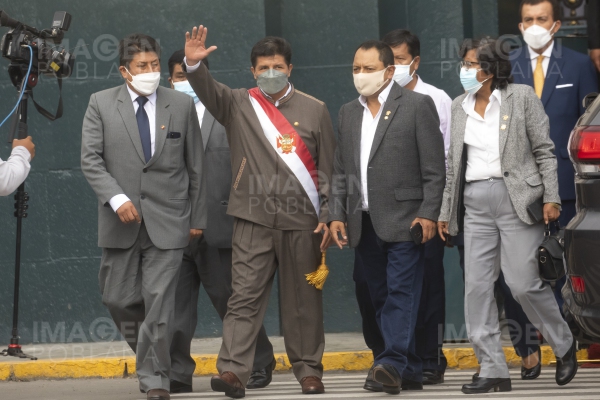 Pleno del Congreso de Perú vota en contra de la destitución del presidente