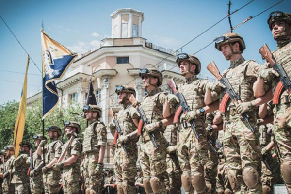 El Batallón Azov, ¿neonazis o héroes ucranianos?
