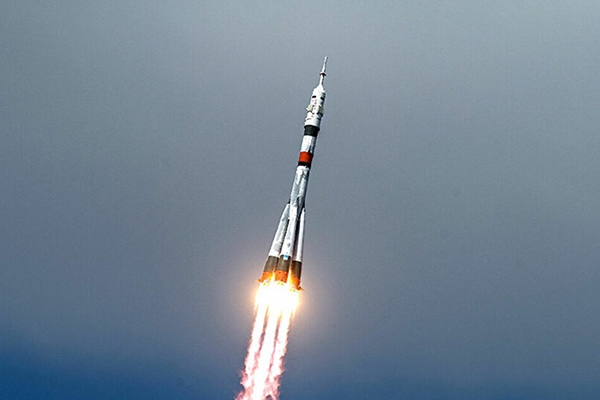 Gobierno de EU advierte sanciones al espacio aéreo mientras la NASA busca cooperación con Rusia