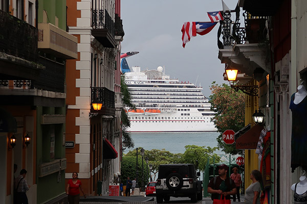 Gobernador de Puerto Rico insiste en convertir la isla en el estado 51 de EU