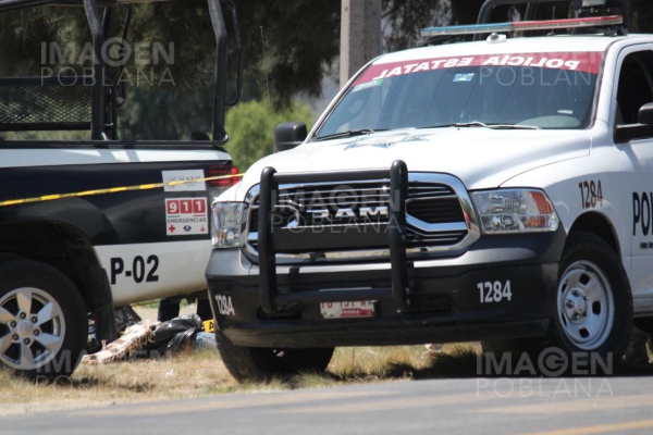 Abandonan dos cuerpos embolsados a las puertas de un panteón
