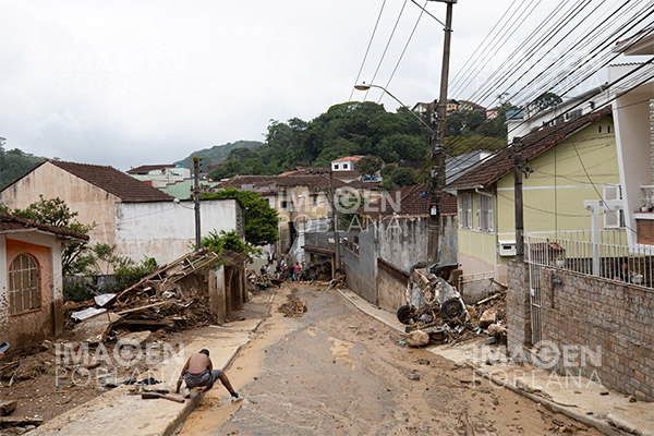Suben a 16 los muertos en Río de Janeiro por fuertes lluvias