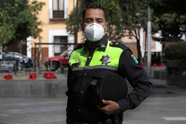 Detrás de un uniforme de policía hay siempre una persona: CCSJ