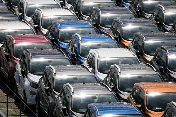 Industria automotriz mexicana produce más vehículos, pero caen sus ventas