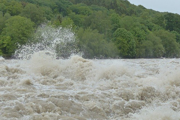 Al menos 10 muertos y varios desaparecidos deja avalancha en Colombia