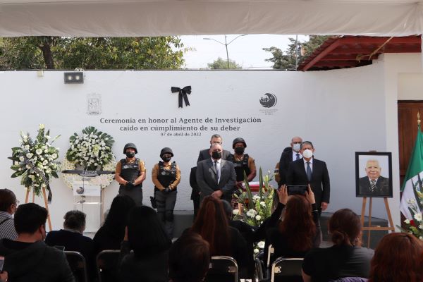 Despiden con homenaje a José Emeterio, policía abatido en Tlalancaleca