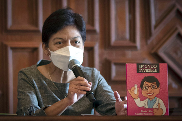 Presenta Lilia Cedillo la segunda edición de su libro El mundo invisible