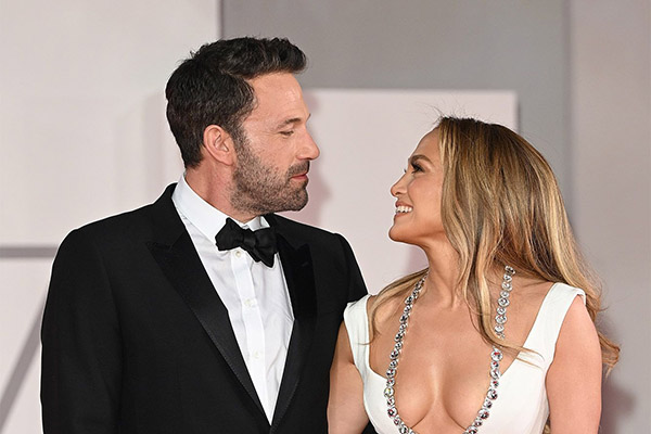 20 años después, JLo y Ben Affleck se comprometen por segunda vez