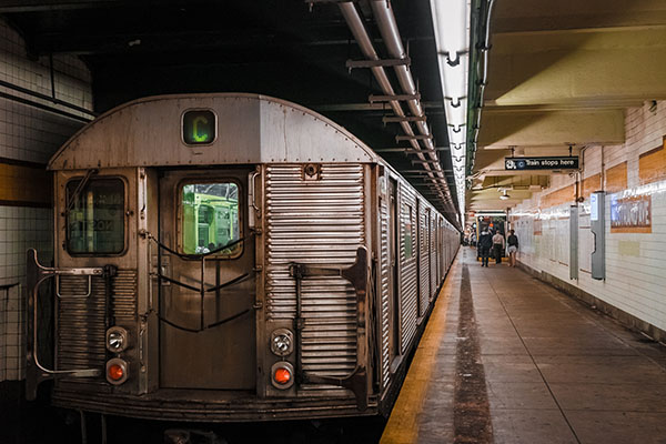 EU investiga tiroteo en metro de Nueva York como posible incidente terrorista